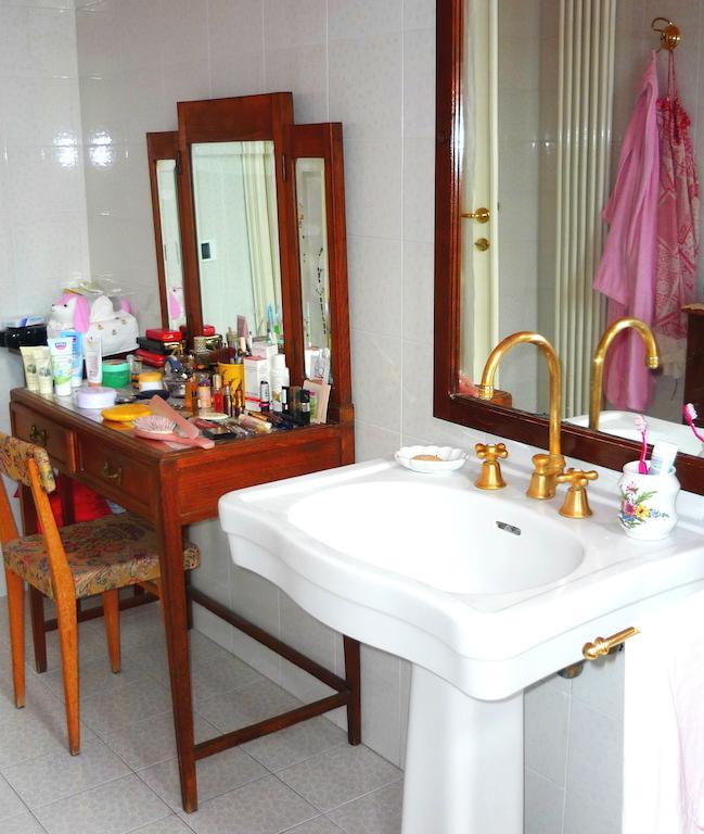 Twin Room Private External Bathroom,663160806:JPEG